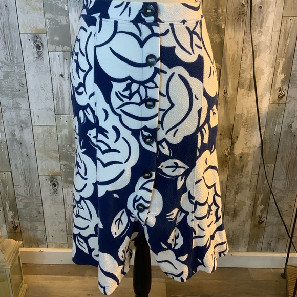 Maeve by Anthropology Floral Button-Front Skirt in Blue and White. Size XS - Picture 1 of 6